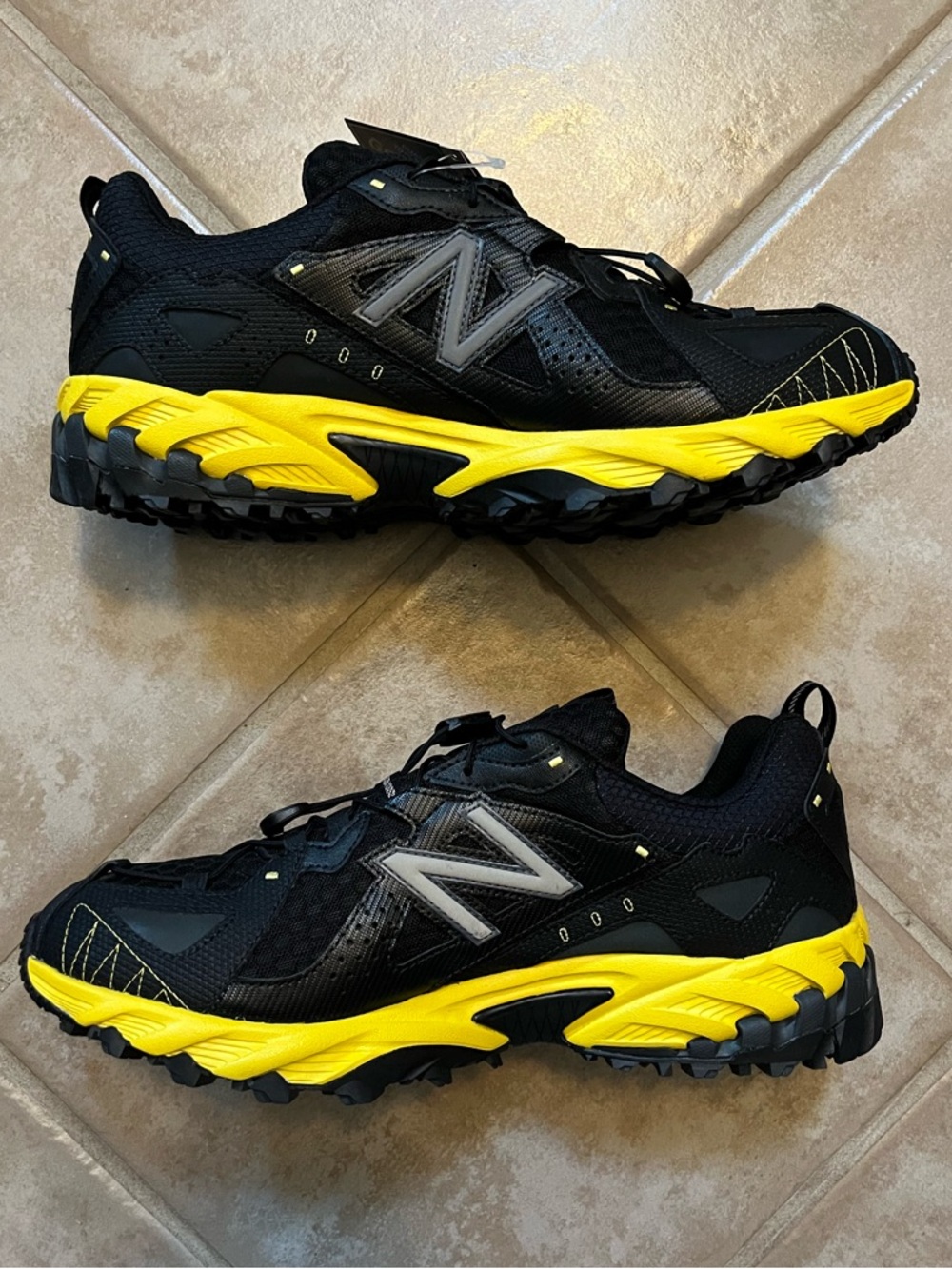 NEW BALANCE 610 ‘BLACK HONEYCOMB’ - Picture 2 of 10